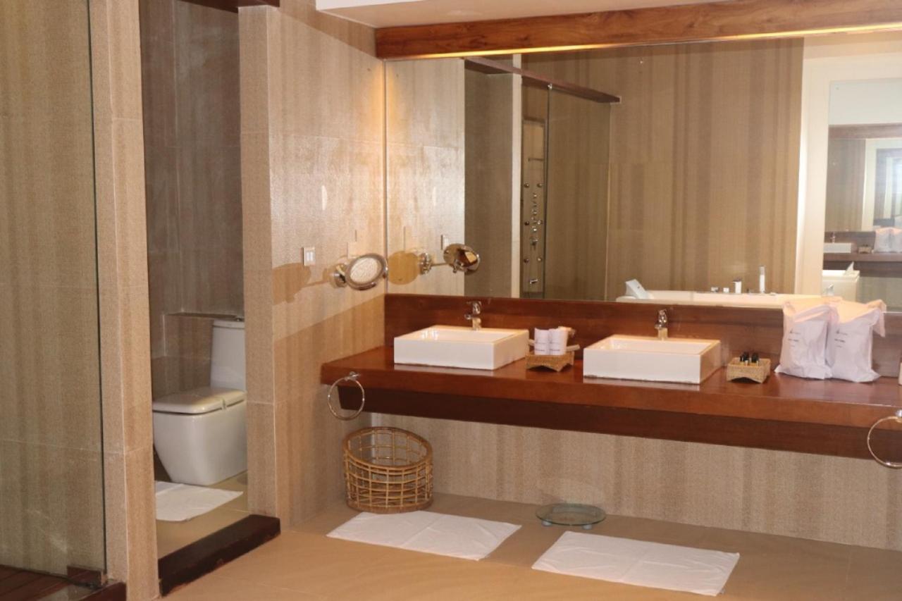 Pandanus & Hotel 5*
