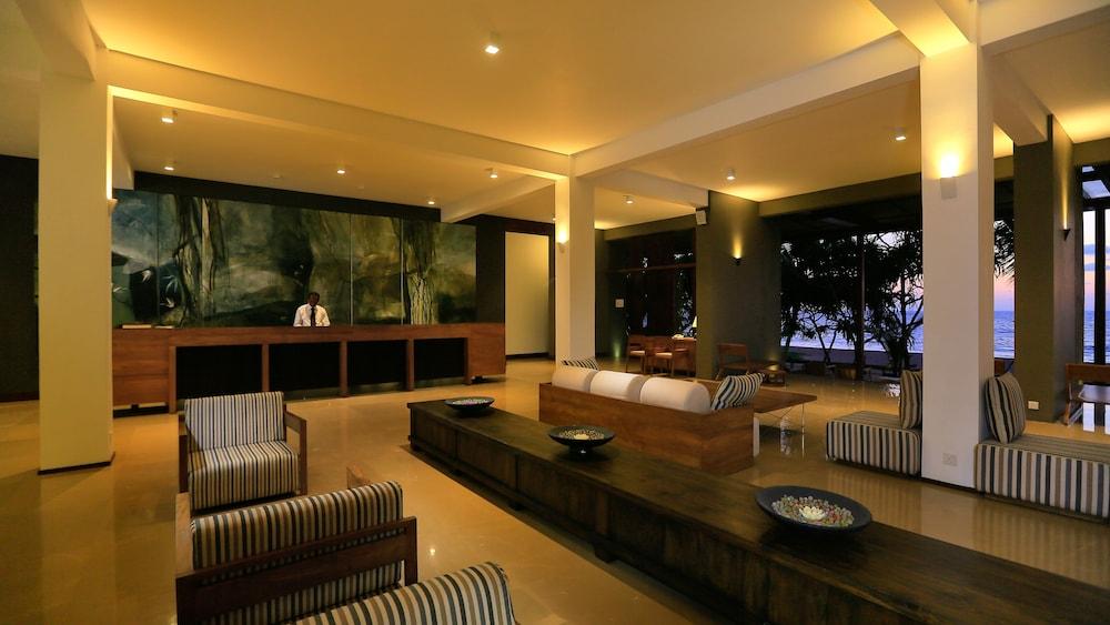 Pandanus & Hotel